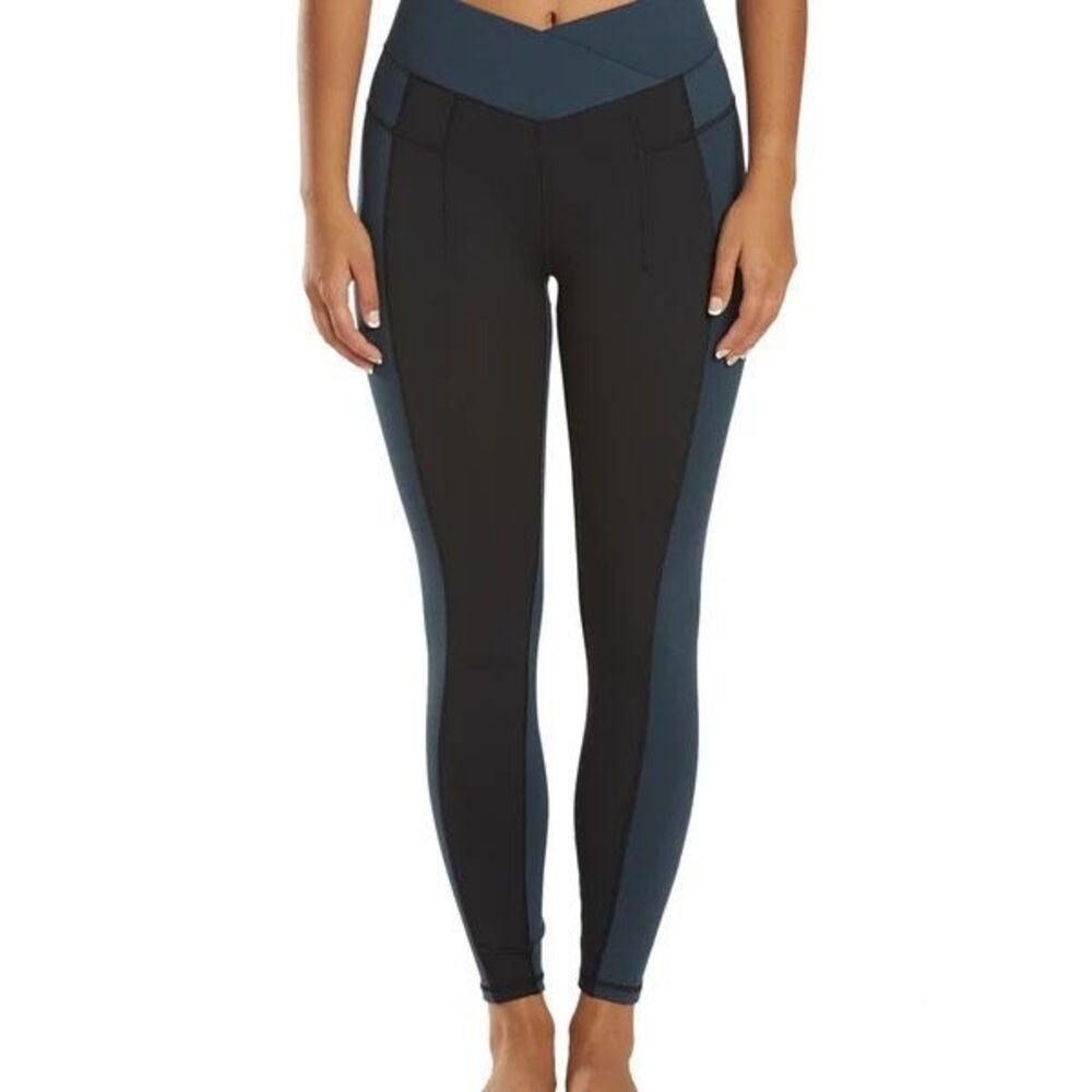 NWOT Free People Everyday Yoga Rebel Legging Black blue S